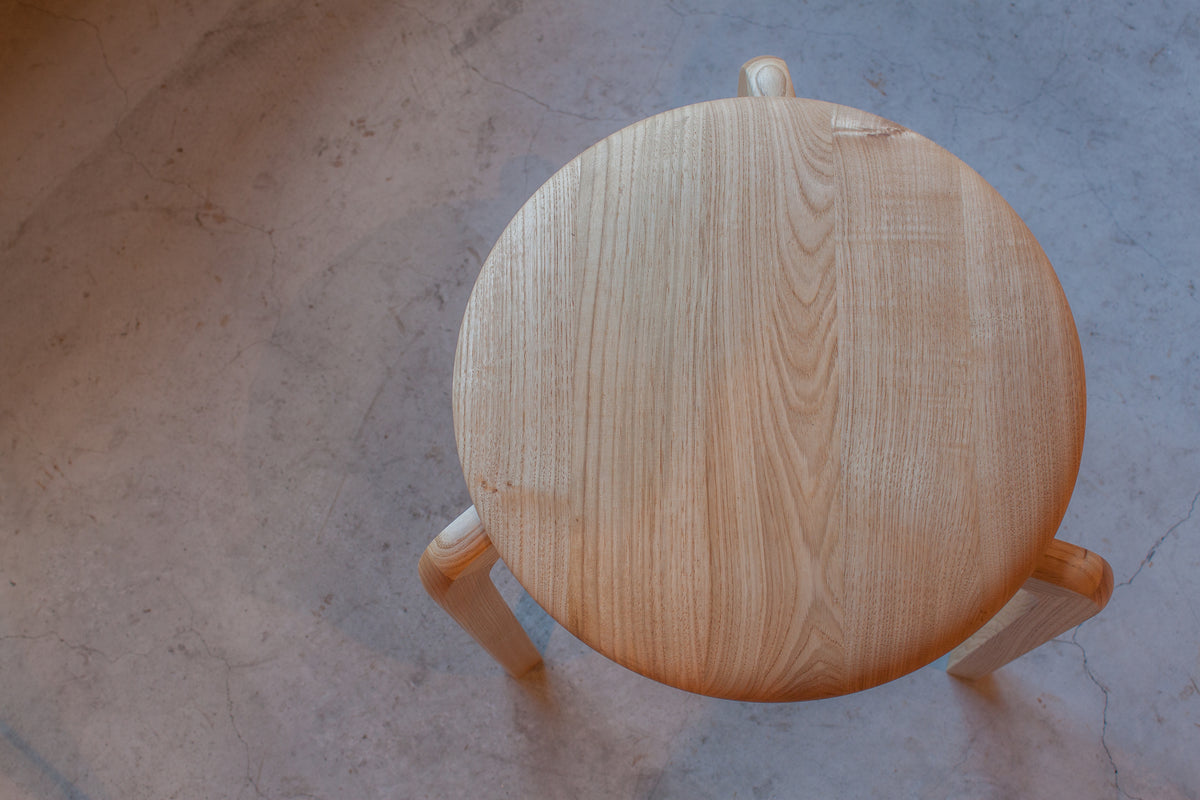 LISCIO | Stool クリ（3本脚）