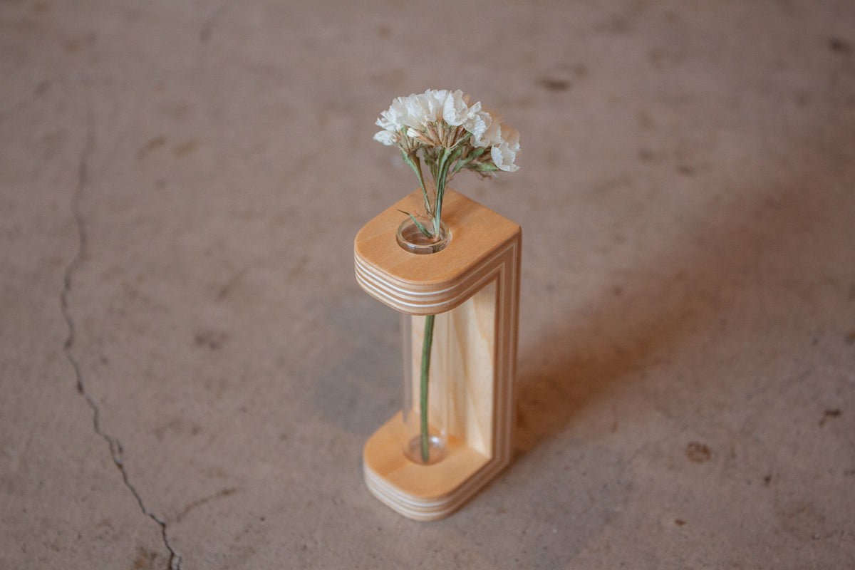 petit dried flower vase