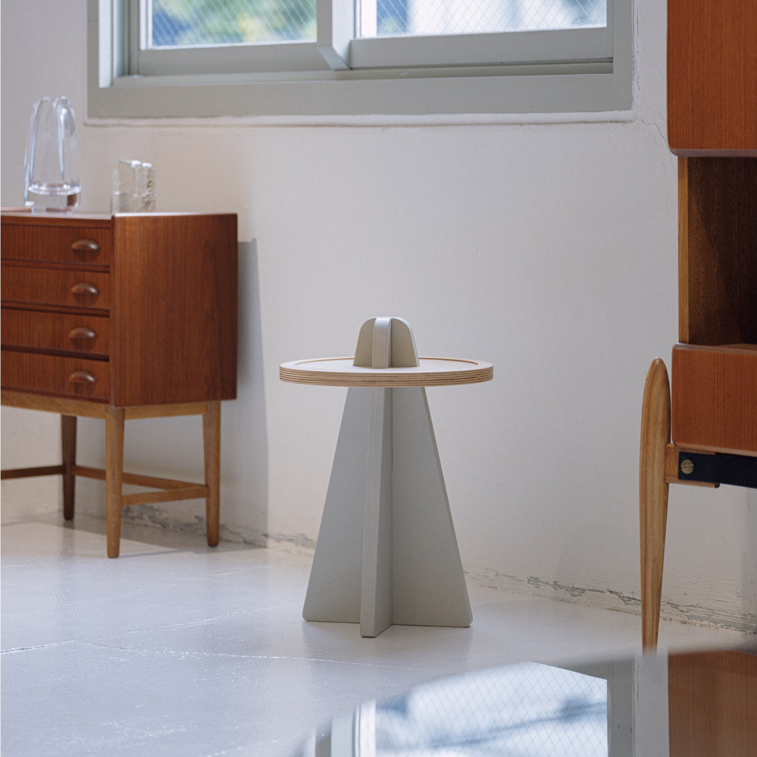 DISC TYPE - ONE　TOP : NATURAL × LEG : GRAY
